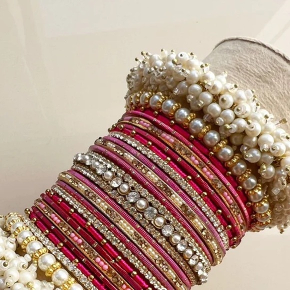 Pakistani bangles shocking pink with Gajra bangles - Picture 1 of 3